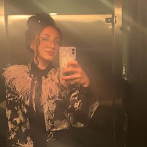 Meet your Posher, Chloe